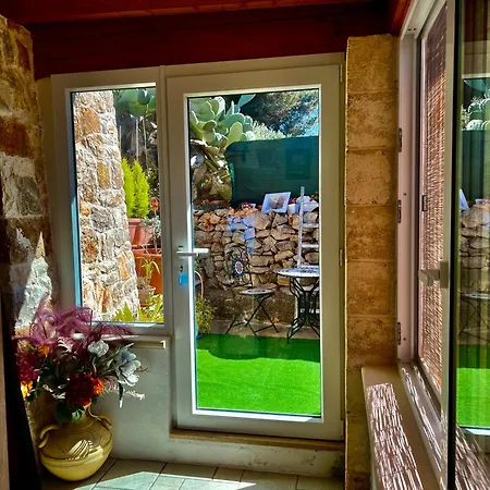 Trulli Delle Succulente * Capilungo