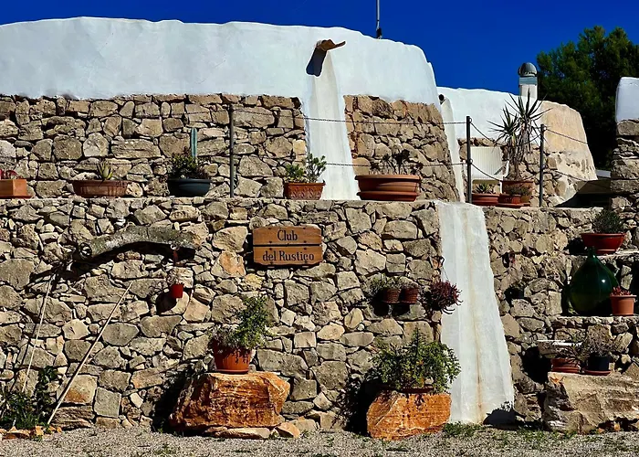 Trulli Delle Succulente * Capilungo