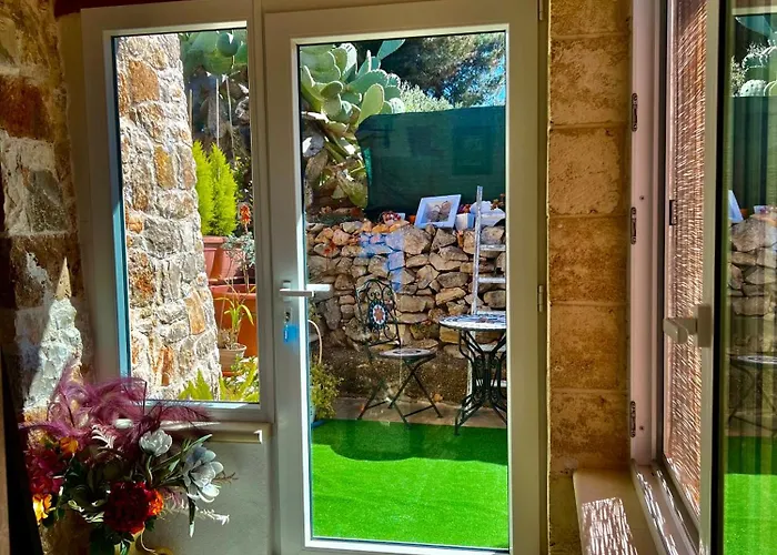 Trulli Delle Succulente * Capilungo